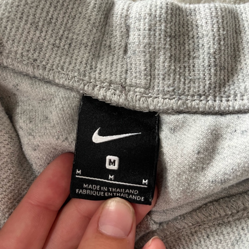 grey women Nike sweatpants